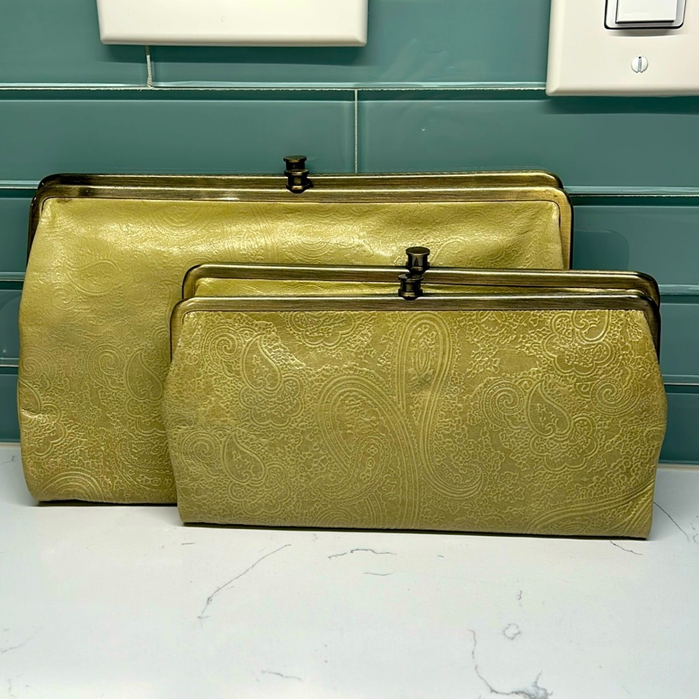 Hobo International lime green Clutch/Wallets kiss clasp. Excellent condition.